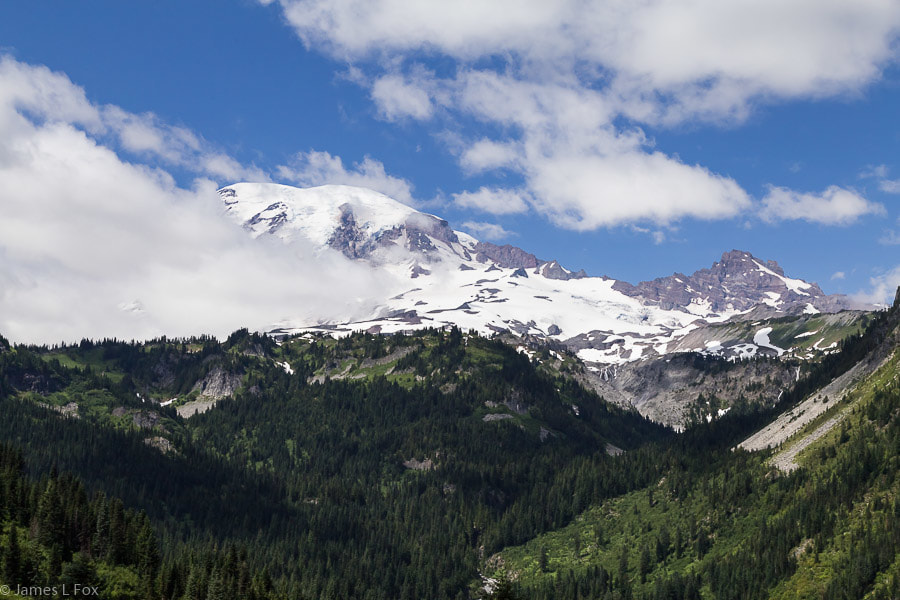 Picture, Mount Rainier partially obscured by clouds